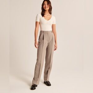Abercrombie & Fitch Tailored Relaxed Straight Pant